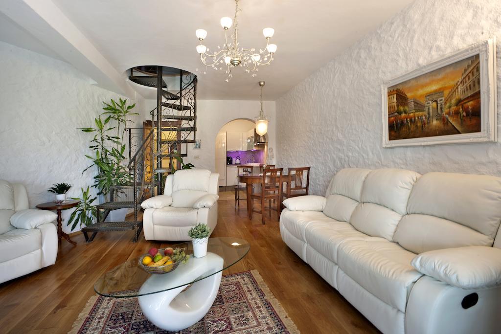 Villa Castello Rausch Valkarin Pokoj fotografie