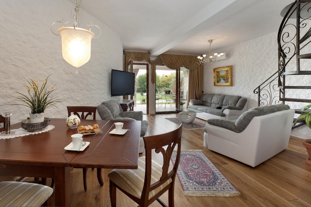 Villa Castello Rausch Valkarin Pokoj fotografie