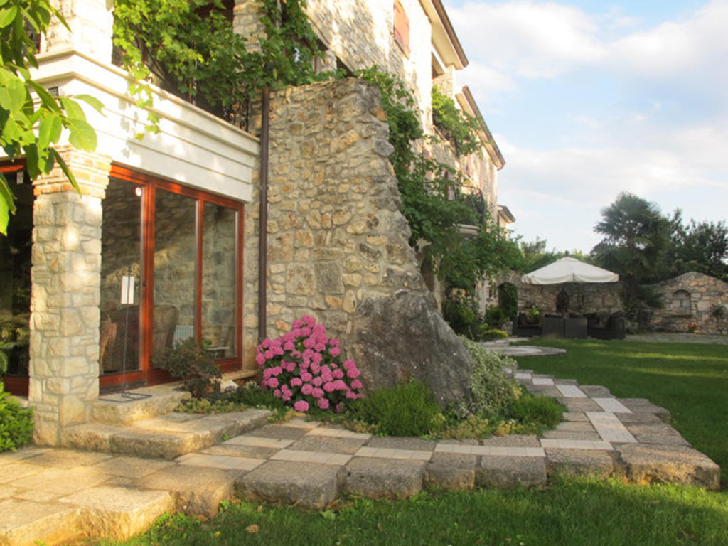 Villa Castello Rausch Valkarin Exteriér fotografie